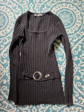 À L'affiche Black Ribbed Long-Sleeve Tunic with Decorative Belt